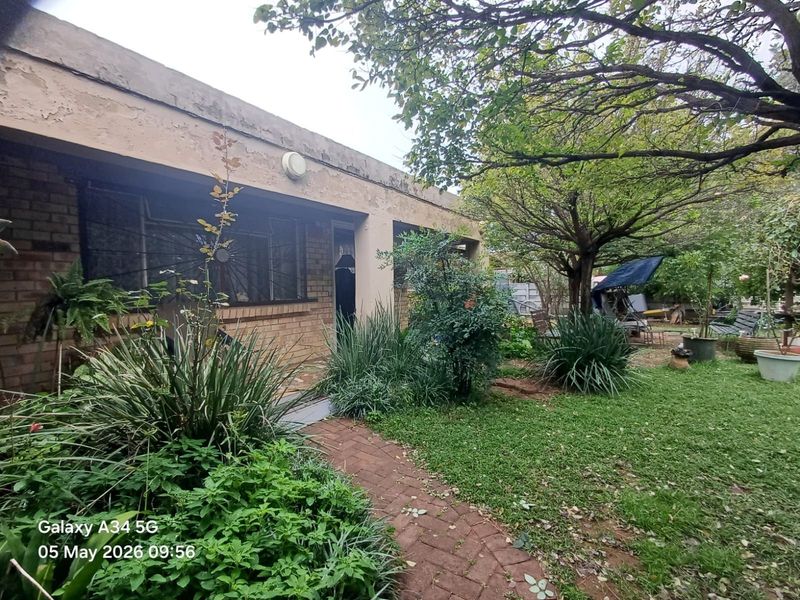 House For Sale in Stilfontein Ext 4 - Photo 2