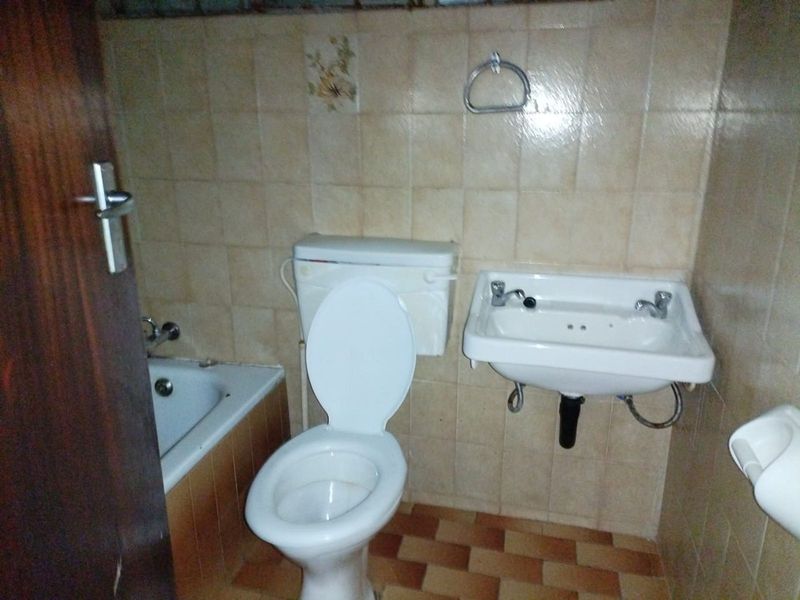 House For Sale in Silverton - Photo 5