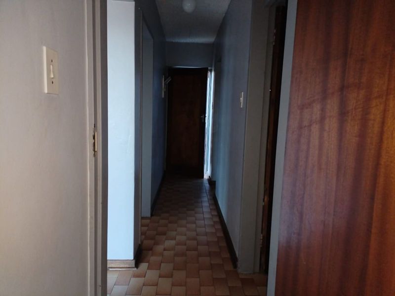 House For Sale in Silverton - Photo 3