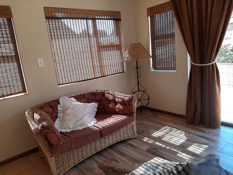 Apartment To Rent in Eldoraigne - Photo 3