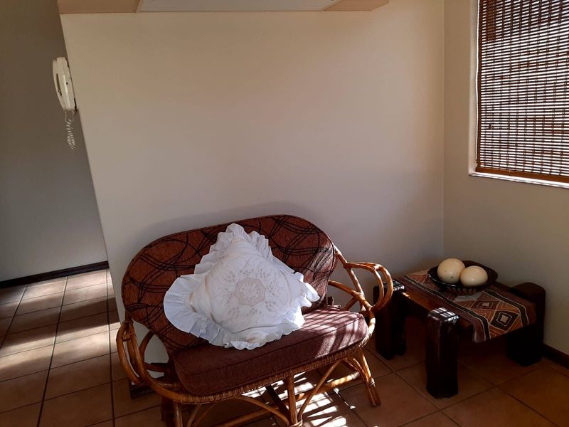 Apartment To Rent in Eldoraigne - Photo 4