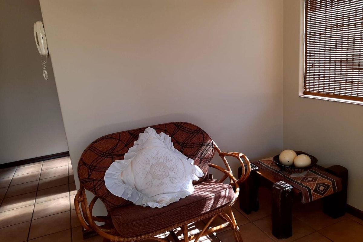 Apartment To Rent in Eldoraigne - Photo 4