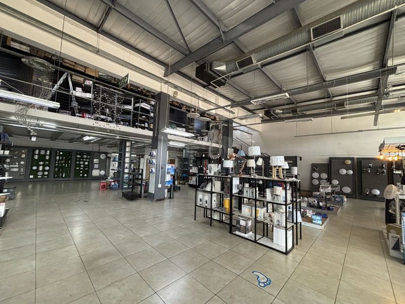 Commercial To Rent in Montana - Photo 6