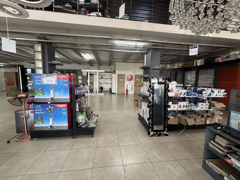 Commercial To Rent in Montana - Photo 4