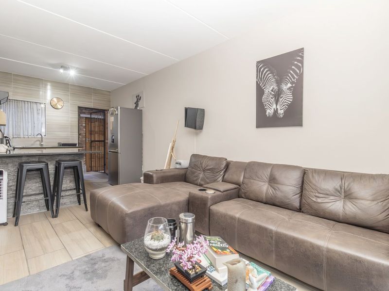Apartment For Sale in Wilgeheuwel - Photo 9