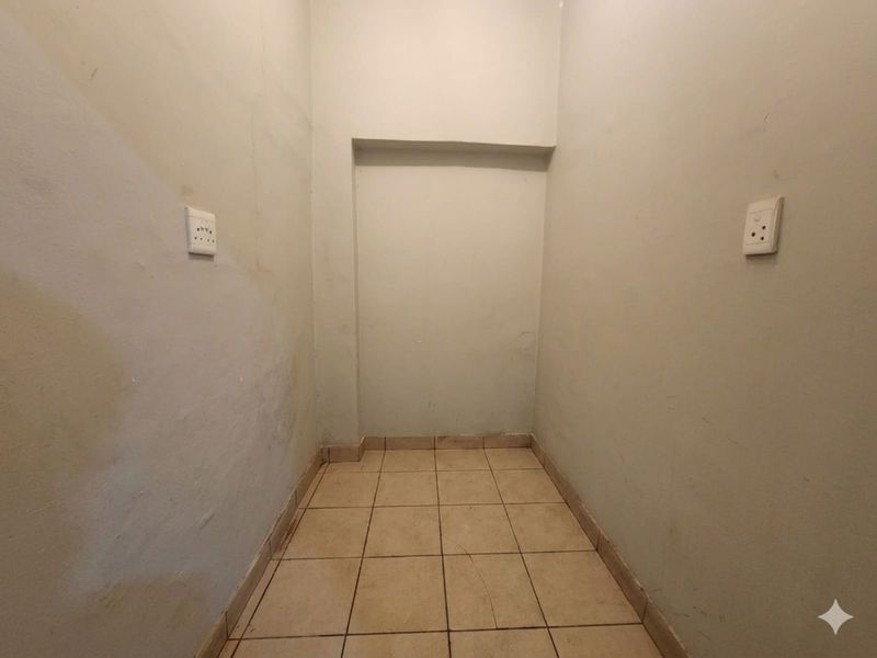 House For Sale in Beaconsfield - Photo 8