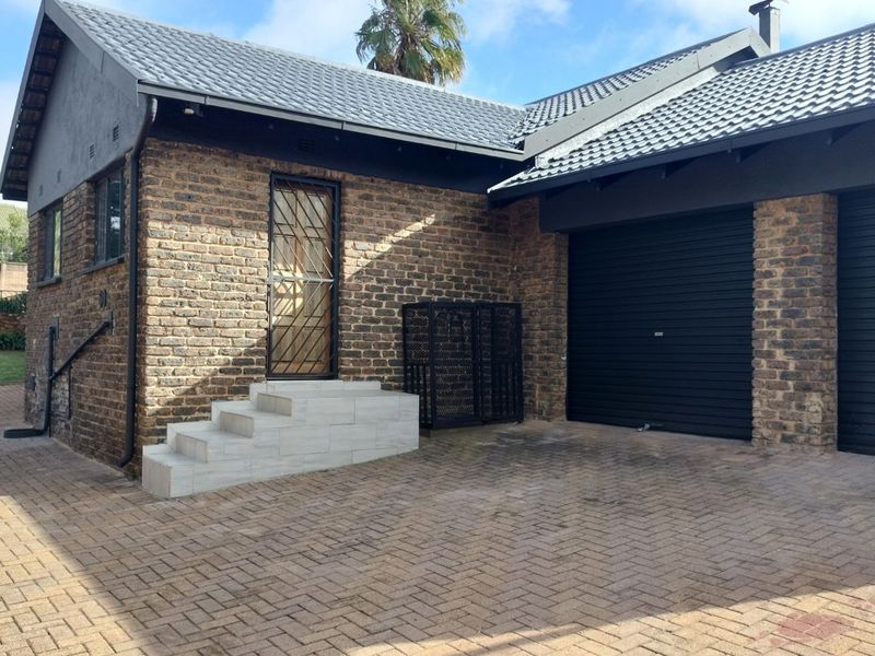House For Sale in Kenmare - Photo 8