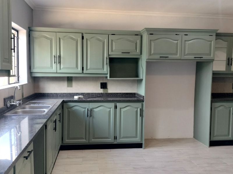 House For Sale in Kenmare - Photo 10