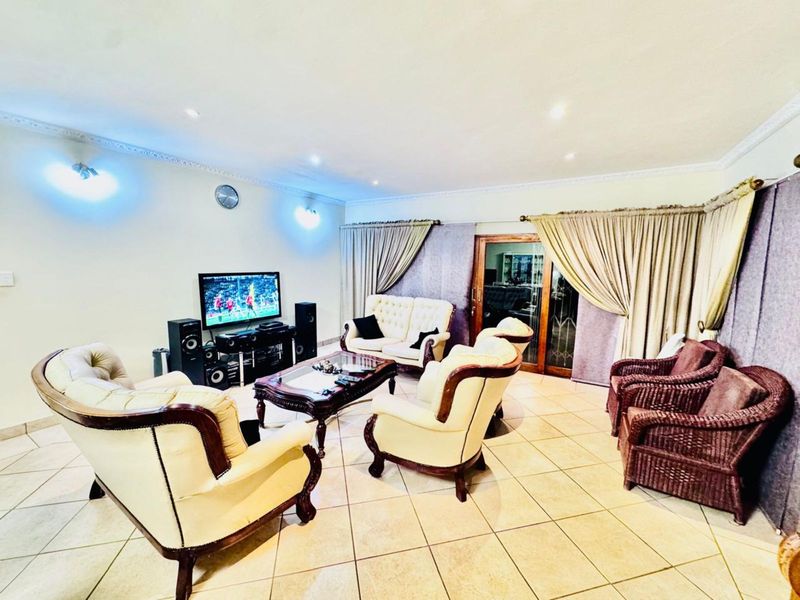 House For Sale in Aloe Ridge - Photo 5