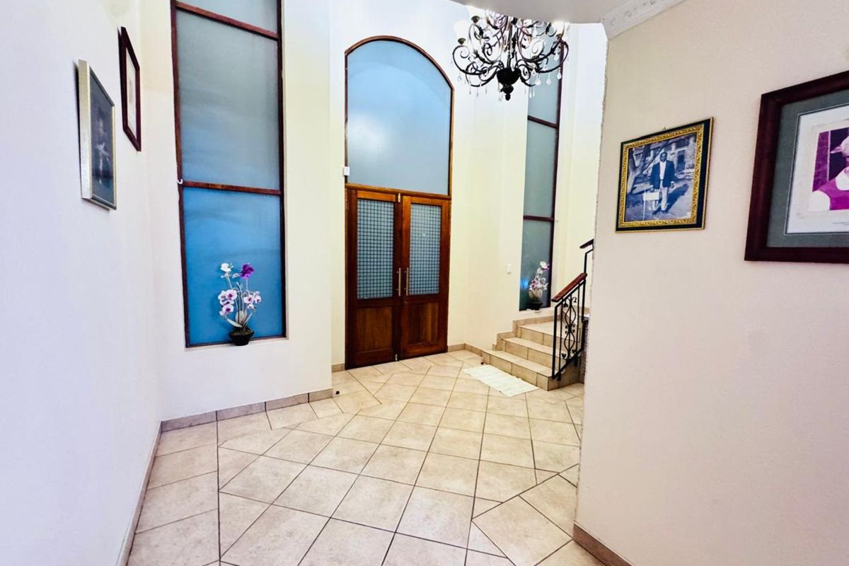 House For Sale in Aloe Ridge - Photo 2