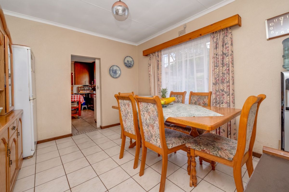 House For Sale in Roodekrans - Photo 4