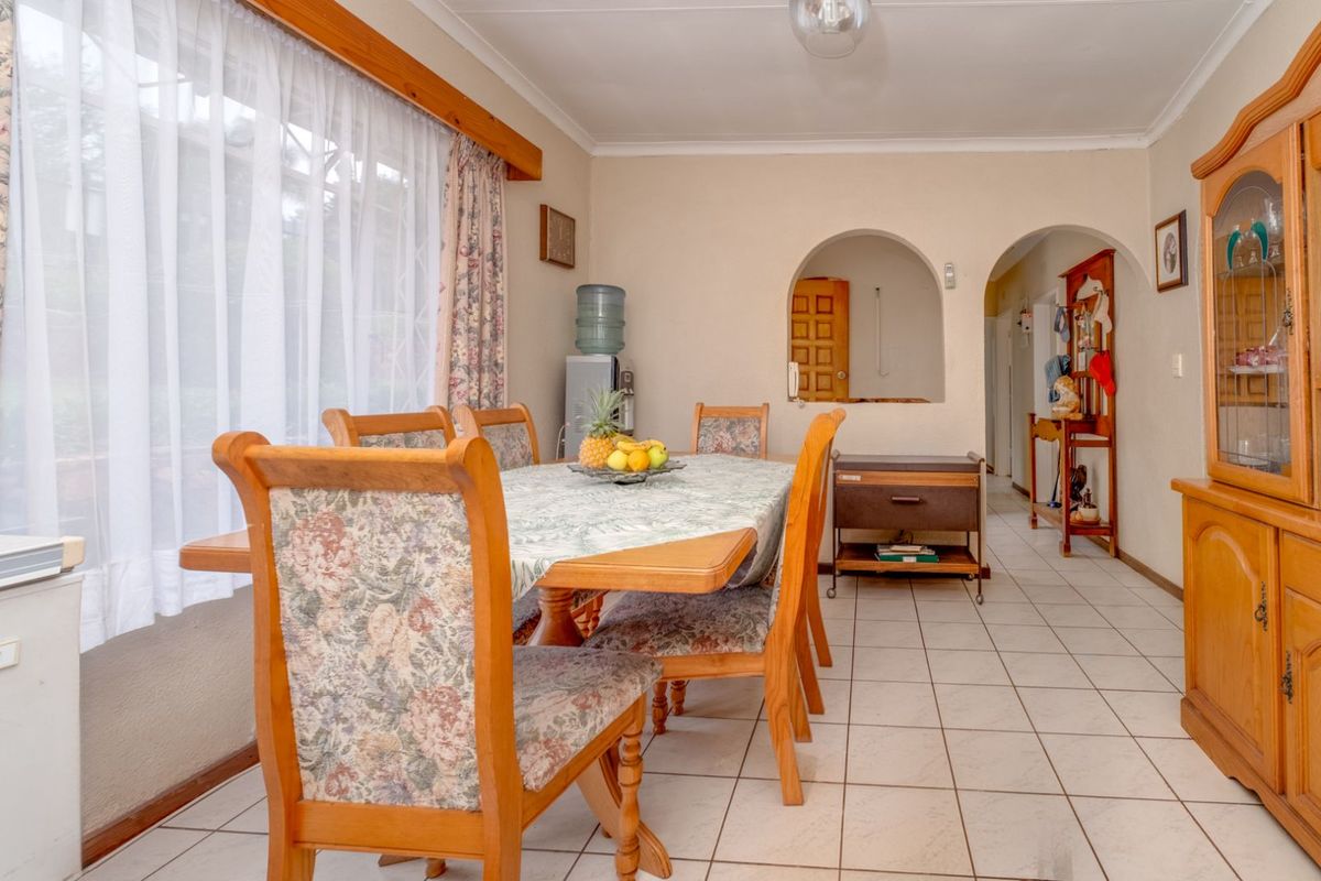 House For Sale in Roodekrans - Photo 5