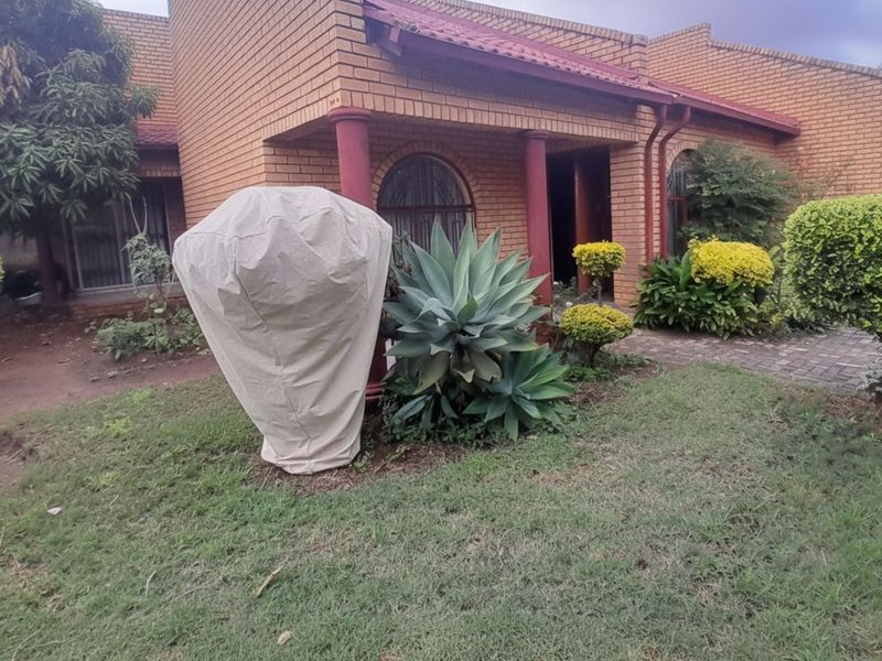House For Sale in Hammanskraal Central - Photo 6