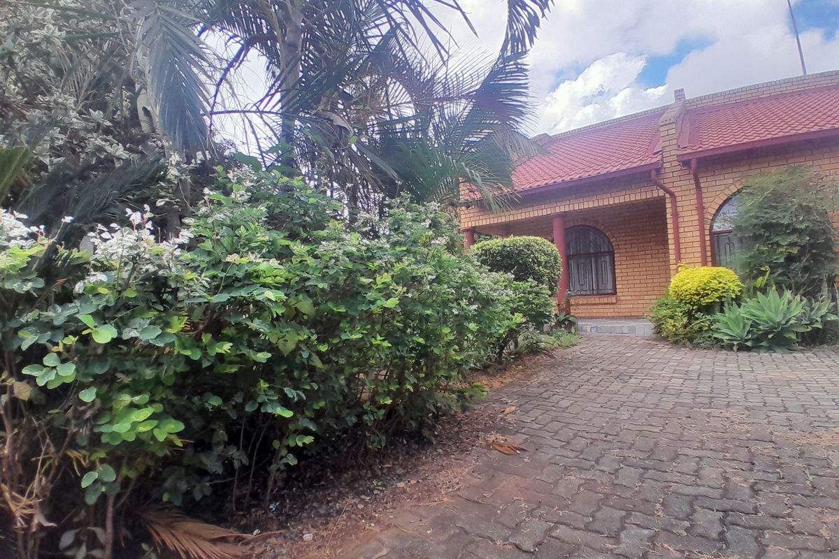 House For Sale in Hammanskraal Central - Photo 3
