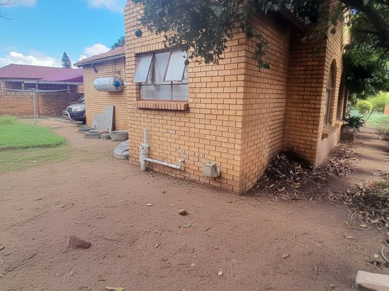 House For Sale in Hammanskraal Central - Photo 10