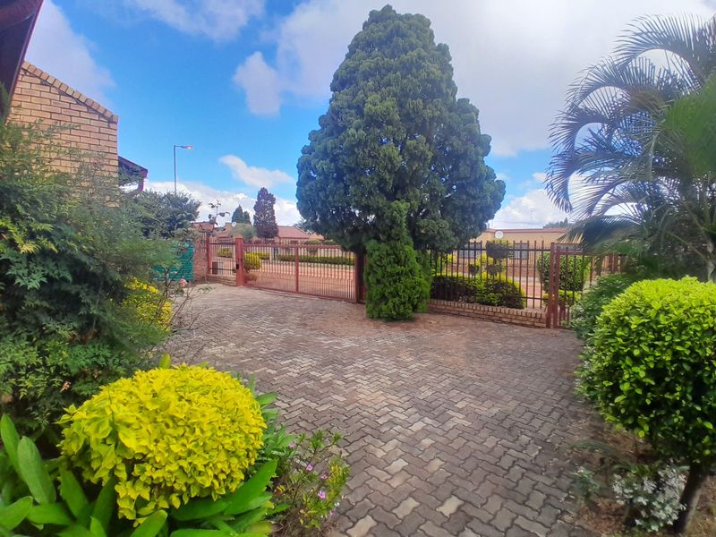 House For Sale in Hammanskraal Central - Photo 5