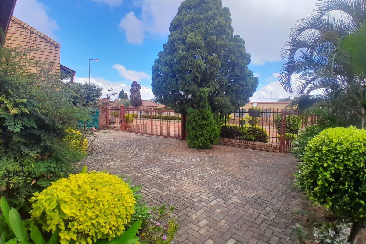 House For Sale in Hammanskraal Central - Photo 5