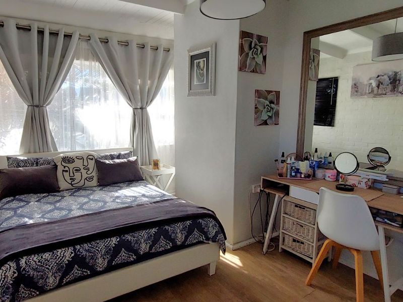 House For Sale in Gordon Strand Estate - Photo 3