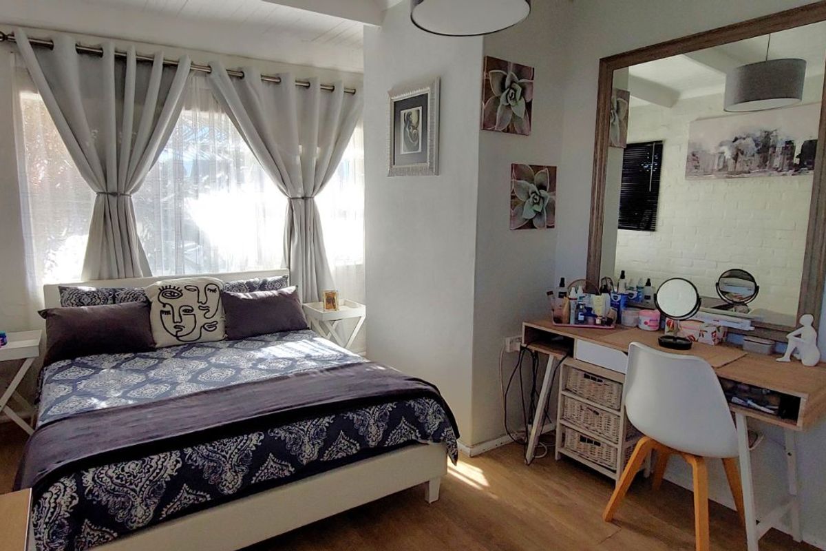House For Sale in Gordon Strand Estate - Photo 3
