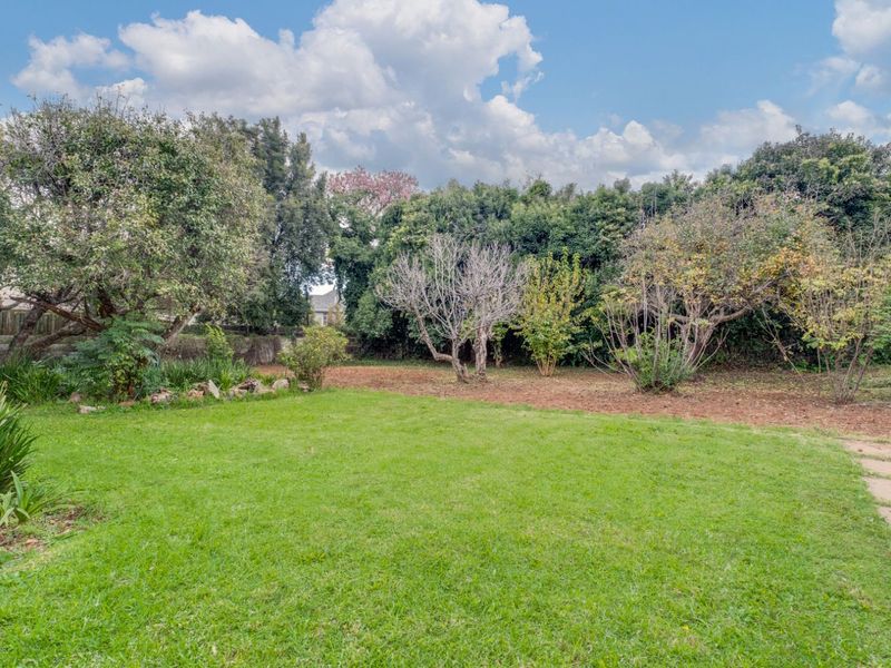 House For Sale in Linden - Photo 9