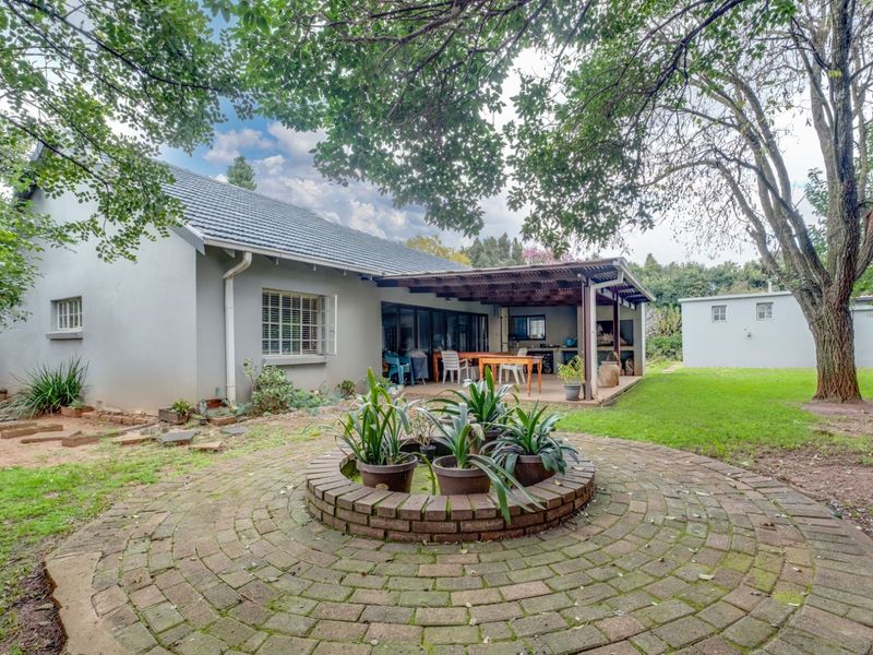 House For Sale in Linden - Photo 8