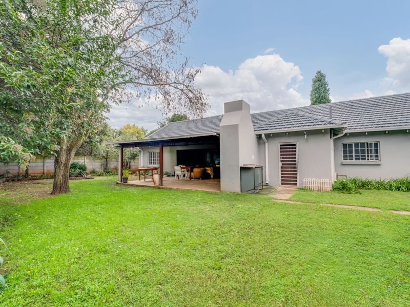House For Sale in Linden - Photo 7