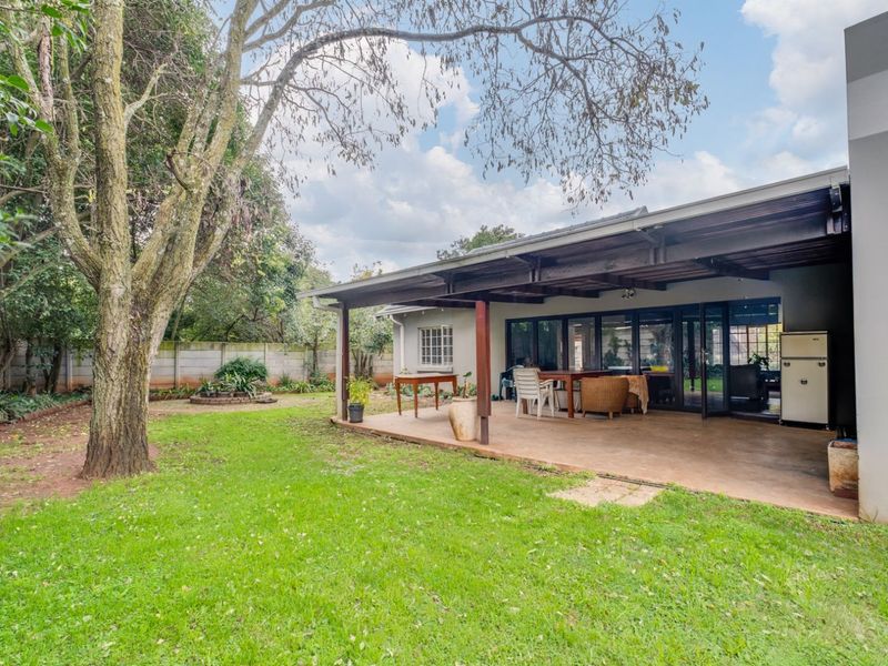 House For Sale in Linden - Photo 5