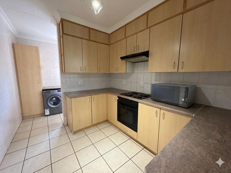 Townhouse For Sale in Riviera - Photo 3