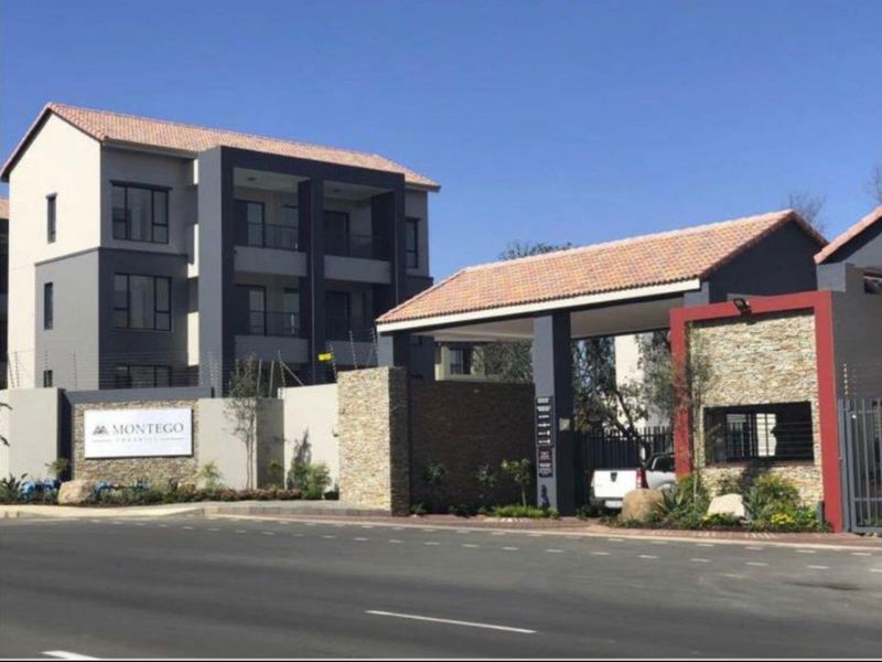 Apartment For Sale in Lonehill - Photo 2