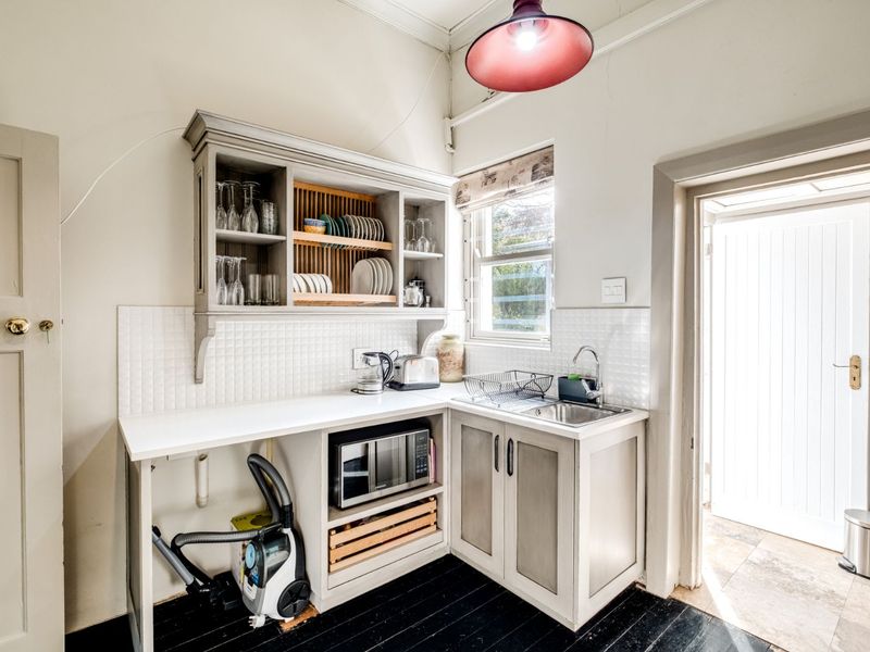 Apartment To Rent in Wynberg Upper - Photo 9