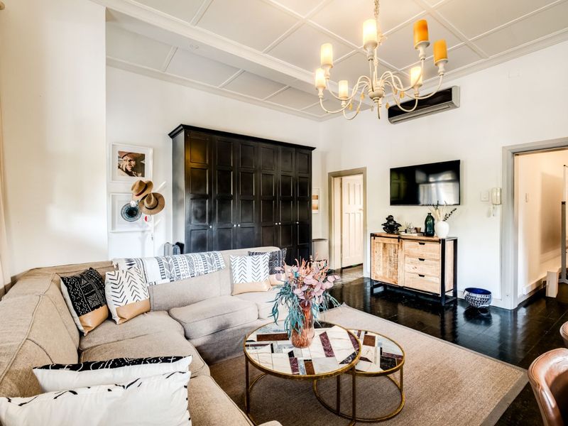 Apartment To Rent in Wynberg Upper - Photo 2