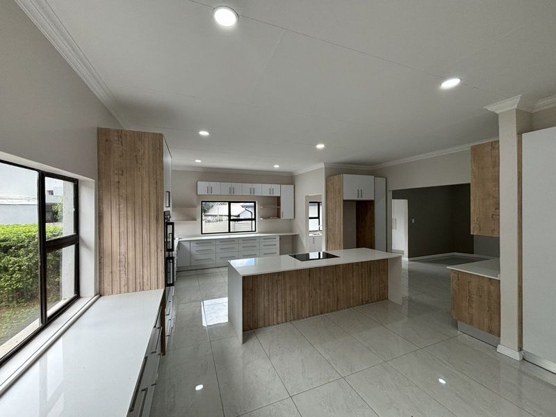 House For Sale in Golden Acres Estate - Photo 10