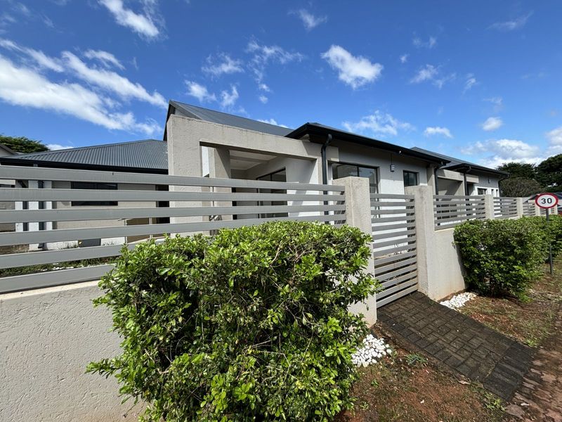 House For Sale in Golden Acres Estate - Photo 7