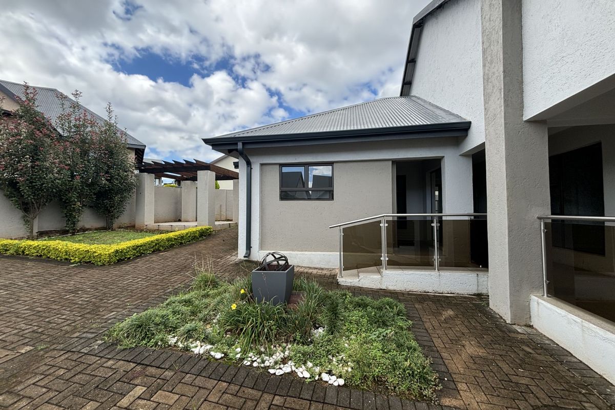 House For Sale in Golden Acres Estate - Photo 3