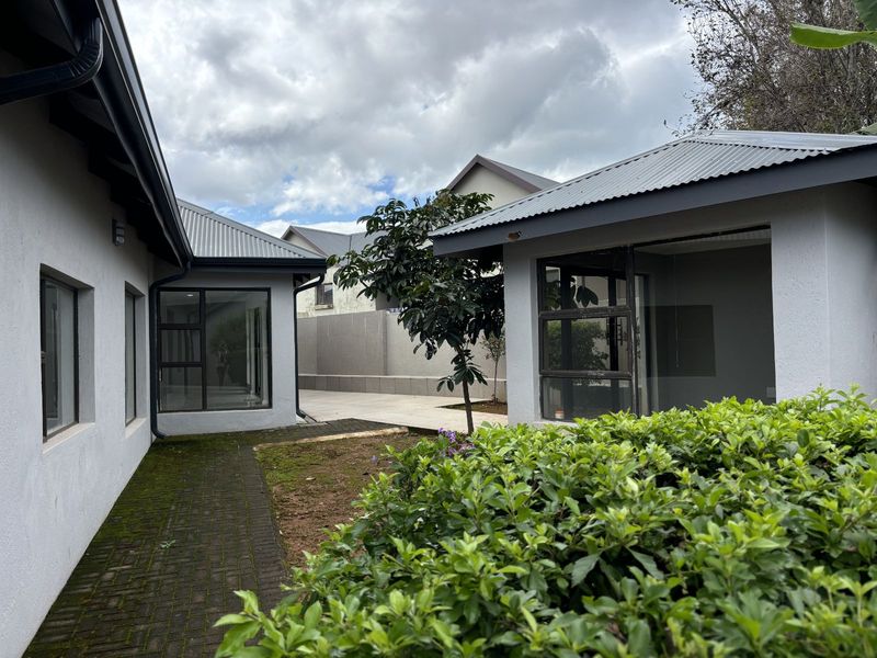 House For Sale in Golden Acres Estate - Photo 2