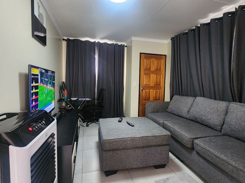 House For Sale in Riverside View - Photo 6