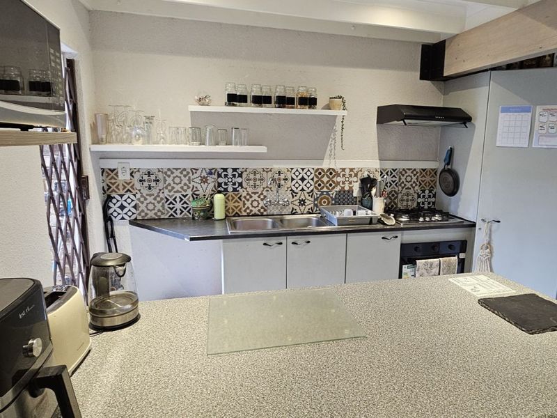 Townhouse For Sale in Weltevreden Park - Photo 7