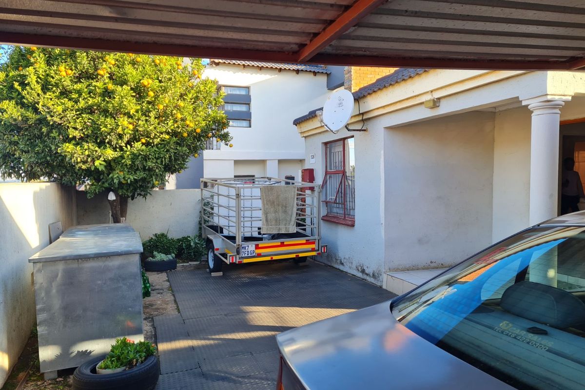 House For Sale in Soshanguve Ext - Photo 3