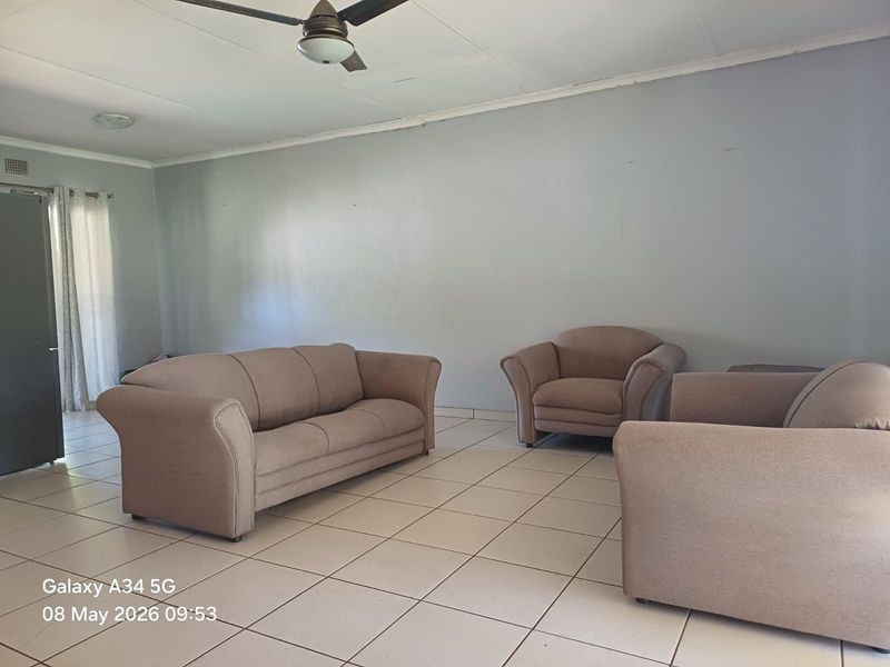 House For Sale in Stilfontein Ext 4 - Photo 4