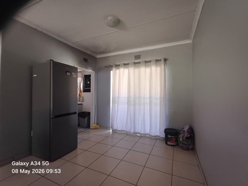 House For Sale in Stilfontein Ext 4 - Photo 6