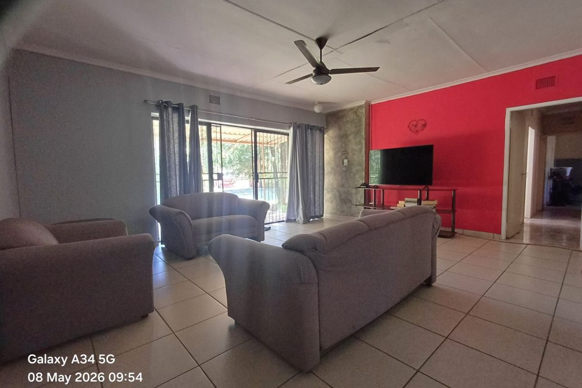House For Sale in Stilfontein Ext 4 - Photo 5