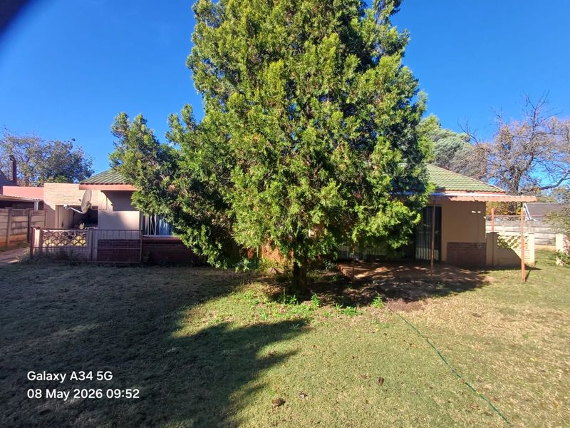 House For Sale in Stilfontein Ext 4 - Photo 2