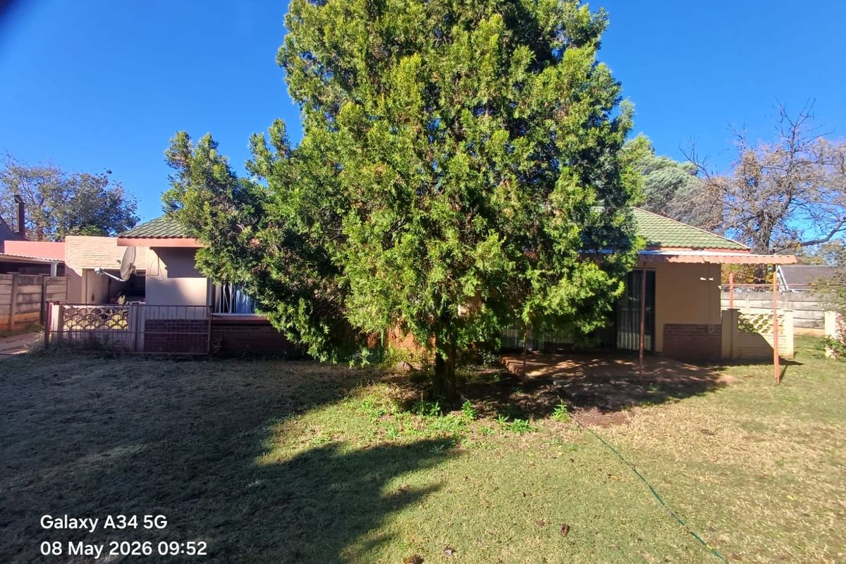 House For Sale in Stilfontein Ext 4 - Photo 2