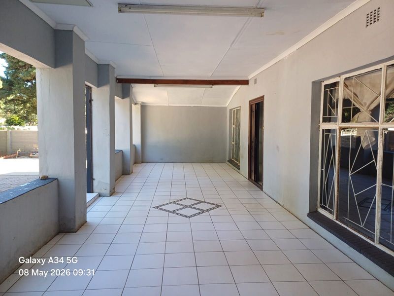 House For Sale in Stilfontein Ext 4 - Photo 3