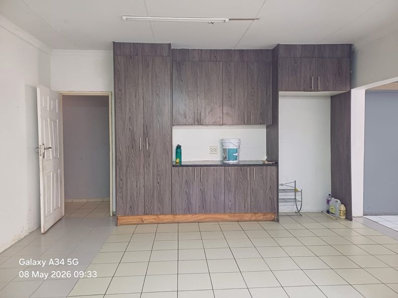 House For Sale in Stilfontein Ext 4 - Photo 9