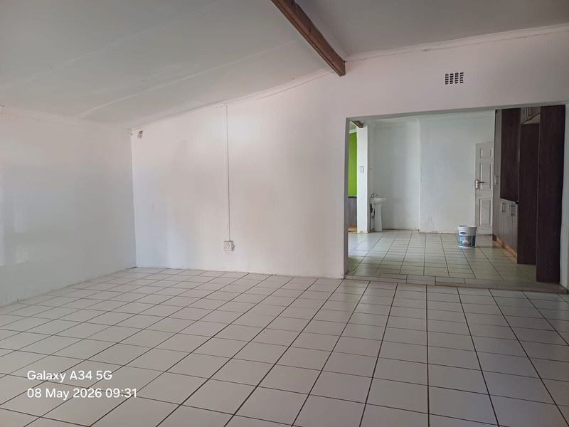 House For Sale in Stilfontein Ext 4 - Photo 5