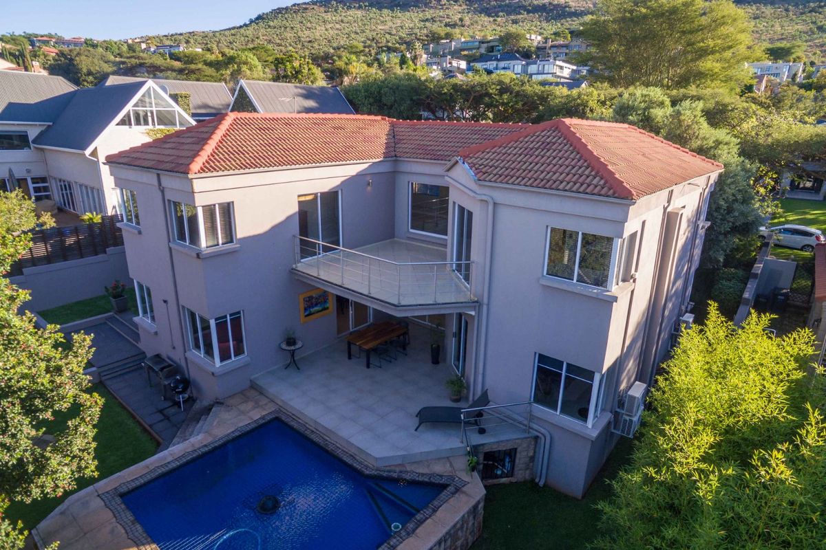 House For Sale in Featherbrooke Estate - Photo 3