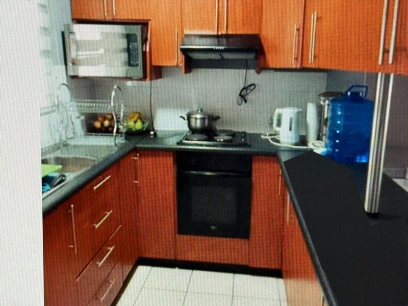 Townhouse For Sale in Lyndhurst - Photo 6