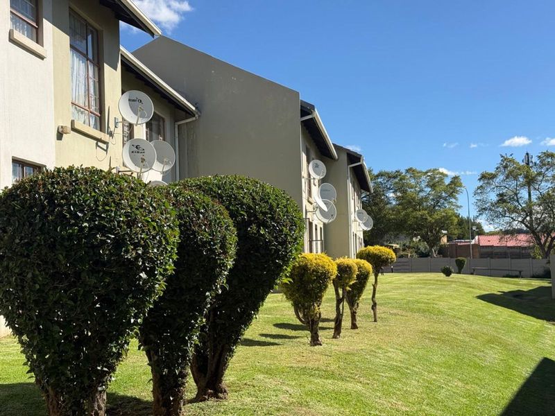 Townhouse For Sale in Lyndhurst - Photo 10