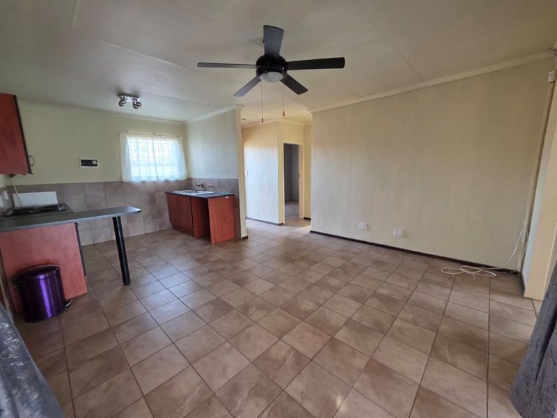 House For Sale in Karenpark - Photo 10